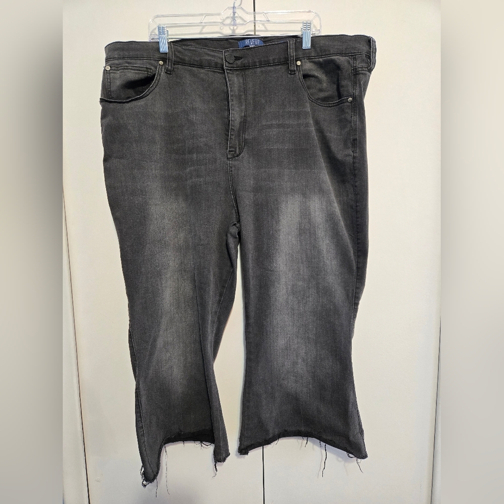 Revery Women's Faded Black Hi-Rise Cropped Flare Jeans- Size 24W